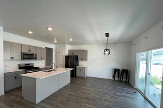 632 Sugar Beet Dr in Lehi, UT - Building Photo - Building Photo