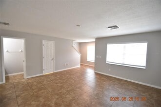 27525 Desert Willow Way in Wesley Chapel, FL - Building Photo - Building Photo