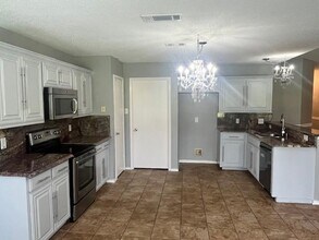 814 Elbe Dr in Arlington, TX - Building Photo - Building Photo