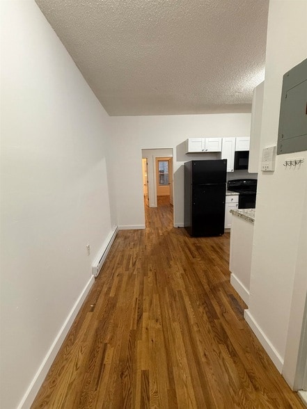 44 Broadway, Unit 2 in Jersey City, NJ - Foto de edificio - Building Photo