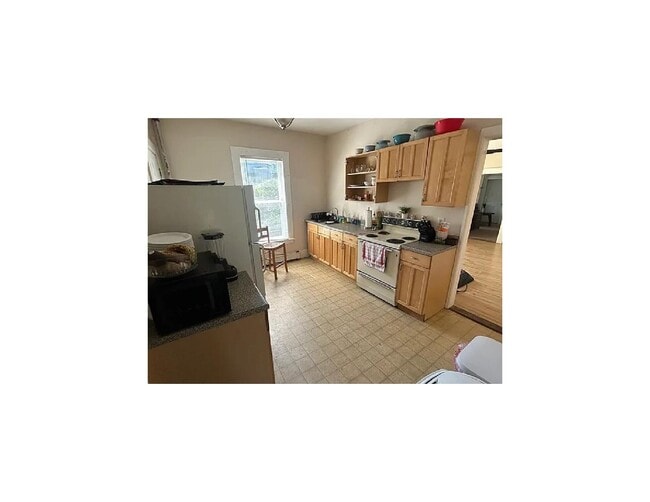 5 Clark St in Westfield, MA - Building Photo - Building Photo