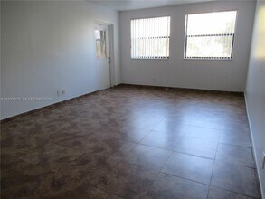 8100 Geneva Ct in Doral, FL - Building Photo - Building Photo