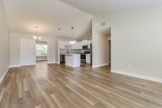 7809 Putnam Cir in New Port Richey, FL - Building Photo - Building Photo