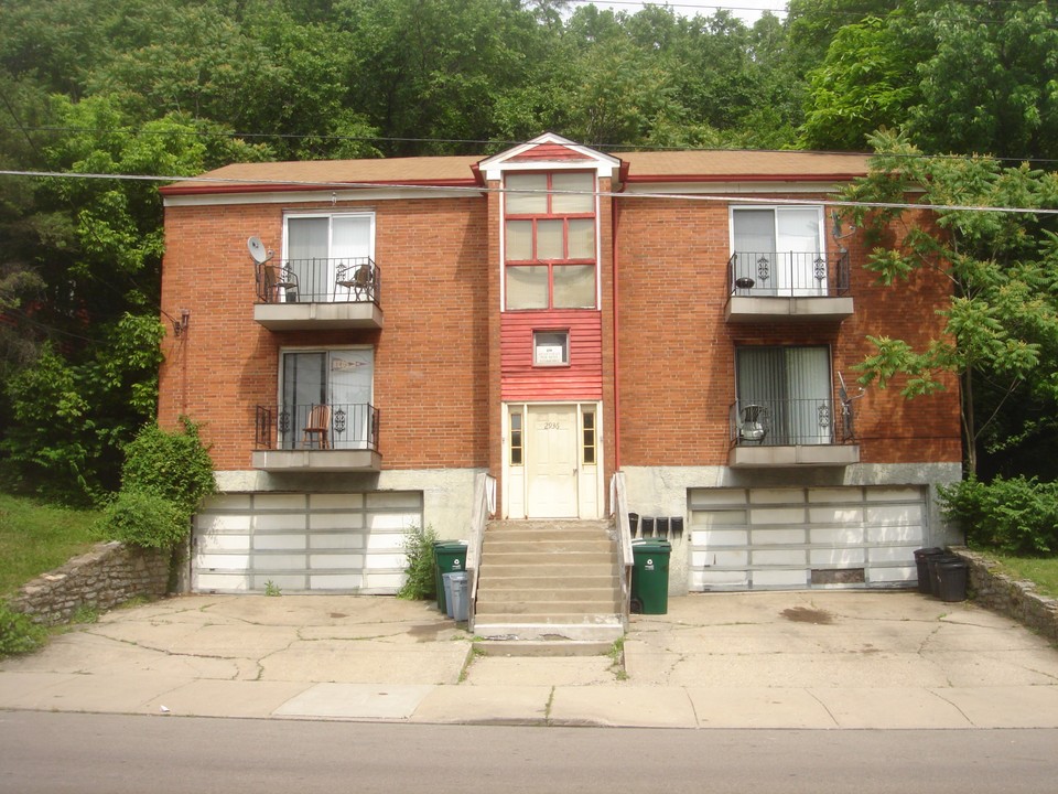 2936 W McMicken Ave in Cincinnati, OH - Foto de edificio