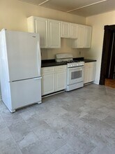 182 Meadow St in Naugatuck, CT - Building Photo - Building Photo
