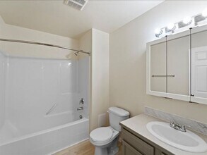 6405 Chapel Hill Blvd in Pasco, WA - Foto de edificio - Building Photo