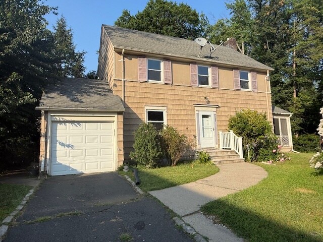 764 E Clark Cir in Orange, NJ - Foto de edificio