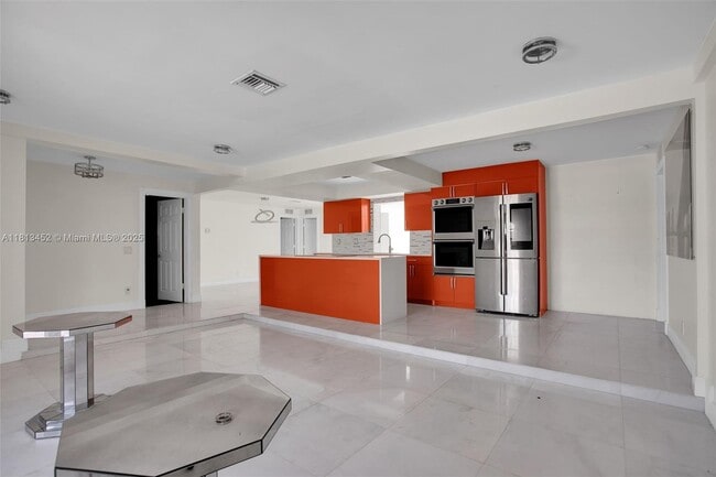 612 SE 8th Ave in Deerfield Beach, FL - Foto de edificio - Building Photo