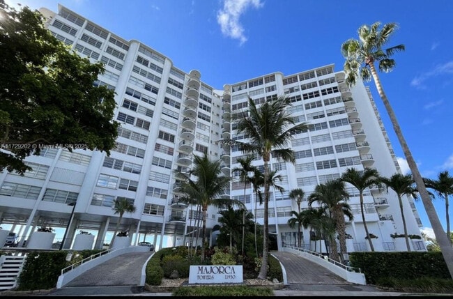 property at 11930 N Bayshore Dr