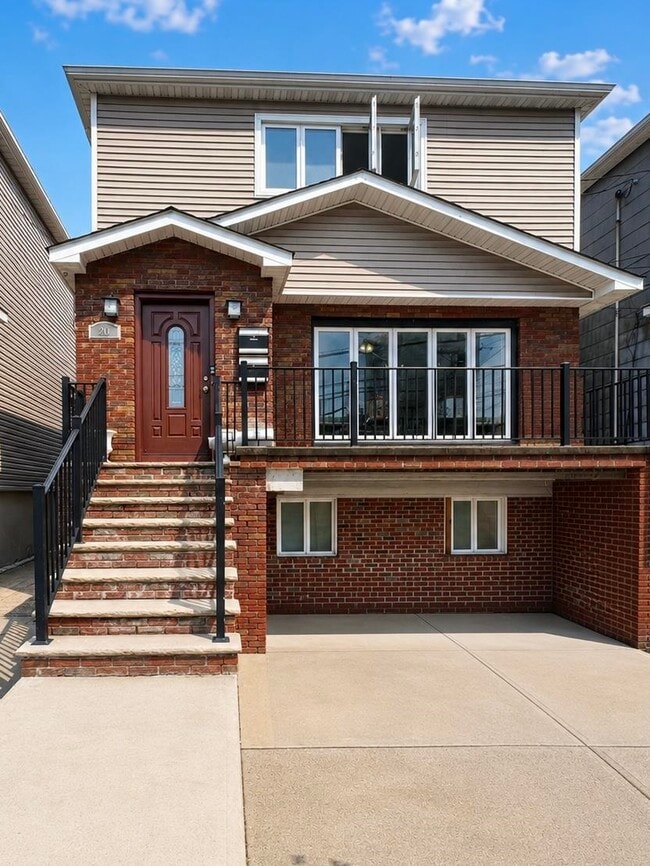 property at 20 Oak St