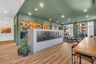 Vesa in Marlborough, MA - Foto de edificio - Building Photo