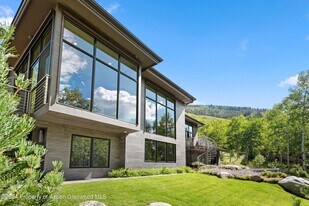 552 Mountain Laurel Dr in Aspen, CO - Building Photo