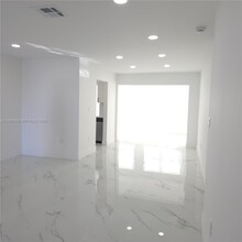 4404 NW 46th Way in Tamarac, FL - Building Photo - Building Photo