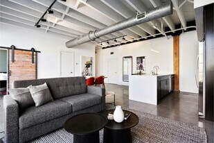 822 Howard Ave in New Orleans, LA - Building Photo