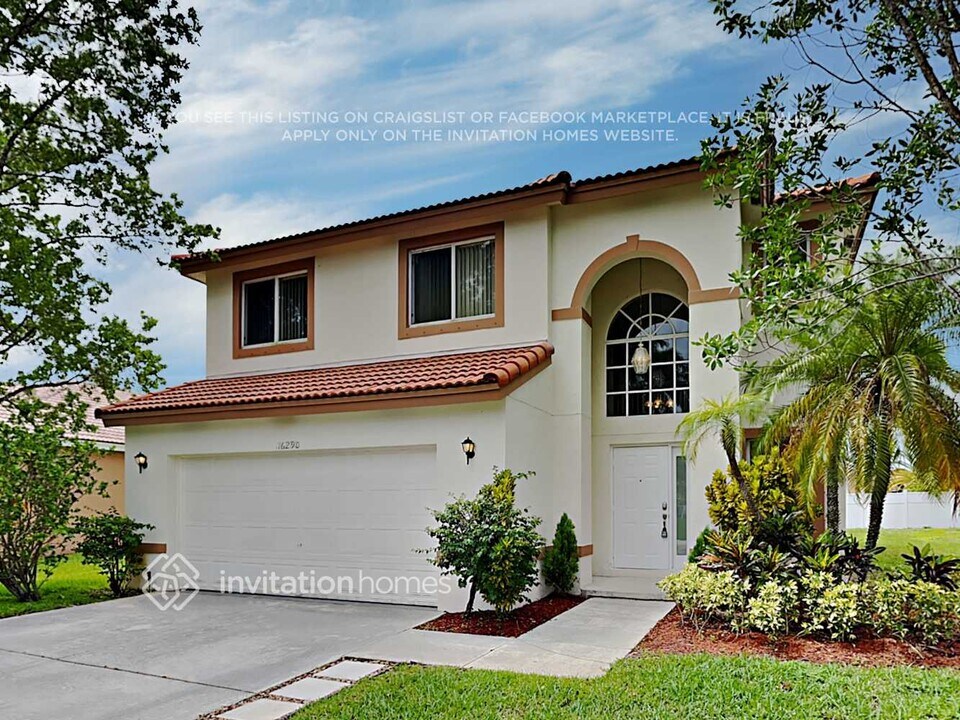16290 SW 9th St in Pembroke Pines, FL - Building Photo