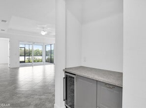 944 Margaritaville Ave in Daytona Beach, FL - Foto de edificio - Building Photo