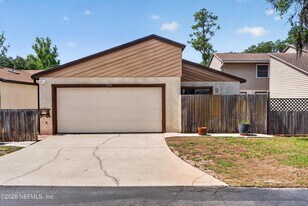 1964 Oak Twist Ct in Orange Park, FL - Building Photo