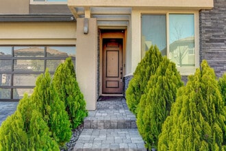 6005 Andezano Dr in Las Vegas, NV - Building Photo - Building Photo