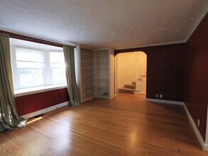233 Forrest Ave in Elkins Park, PA - Foto de edificio - Building Photo