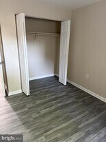 18724 Walkers Choice Rd in Montgomery Village, MD - Building Photo