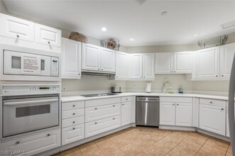 7225 Pelican Bay Blvd in Naples, FL - Building Photo - Building Photo