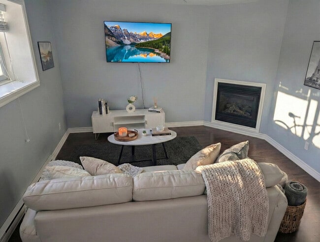 property at 5055 Chem. du Souvenir