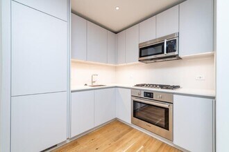 123 Highland Ave, Unit 36 in Somerville, MA - Foto de edificio - Building Photo