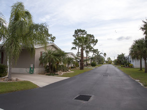 Blue Heron Pines in Punta Gorda, FL - Foto de edificio - Building Photo