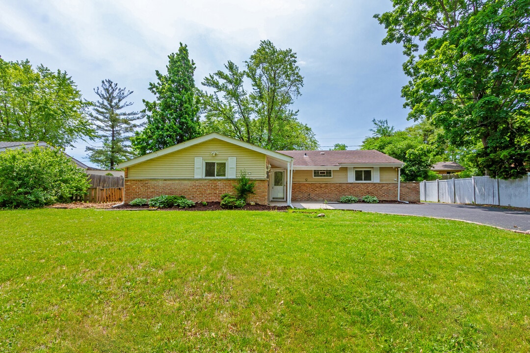 109 Avondale Ct in Bolingbrook, IL - Building Photo