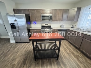 1032 Logan St SE in Grand Rapids, MI - Building Photo - Building Photo