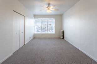 3957 W Irving Park Rd Apartments