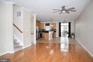 324 Scott St in Baltimore, MD - Building Photo