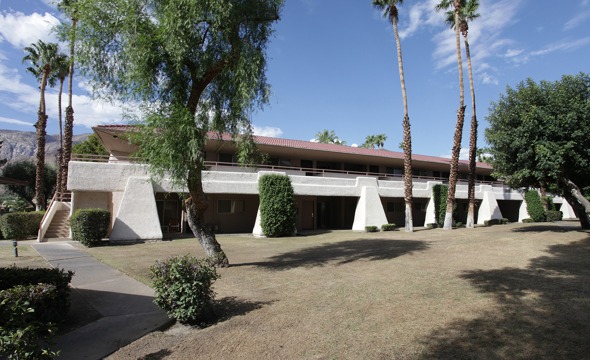 Palm Springs Villas in Palm Springs, CA - Building Photo