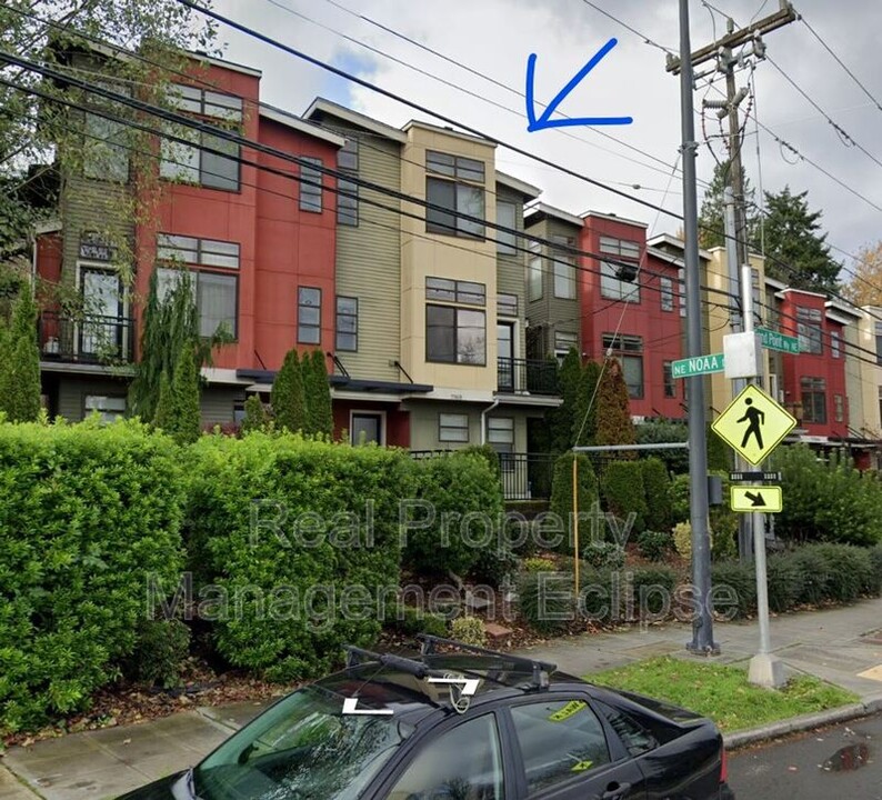 7745 Sand Point Way NE in Seattle, WA - Building Photo