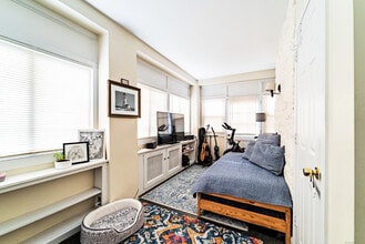 40 Orchard Pl in Greenwich, CT - Building Photo - Building Photo