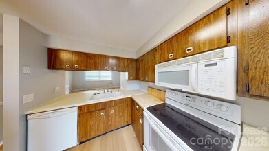 7344 Pebblestone Dr in Charlotte, NC - Building Photo - Building Photo