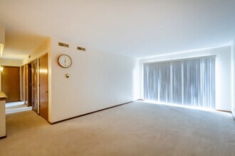 6400 W Berteau Ave in Chicago, IL - Building Photo - Building Photo