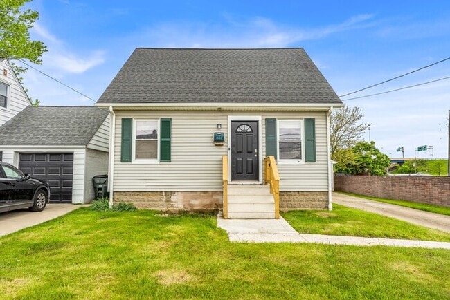 property at 1506 Parker Dr