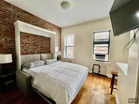 237 Sullivan St in Manhattan, NY - Building Photo