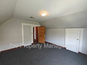 1644 Chapel St in New Haven, CT - Building Photo - Building Photo