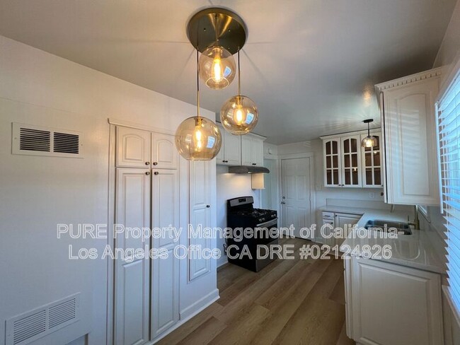 property at 625 W 23rd St