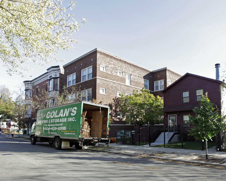 3351-3353 N Clifton Ave in Chicago, IL - Foto de edificio