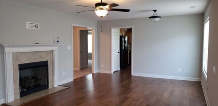 516 Amberdale Cir W in Lumberton, NC - Building Photo - Building Photo