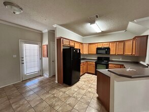 2108 Main St in Lubbock, TX - Foto de edificio - Building Photo