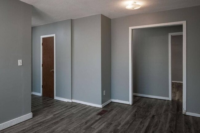 225 Lexington Rd, Unit A in Pleasant Hill, MO - Building Photo - Building Photo