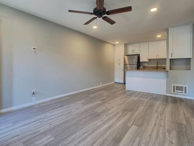 6358 Rancho Mission Rd in San Diego, CA - Building Photo - Building Photo