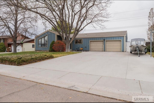 property at 5000 Pleasant View Dr