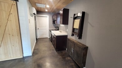 695 S 17th St in Batesville, AR - Building Photo - Building Photo
