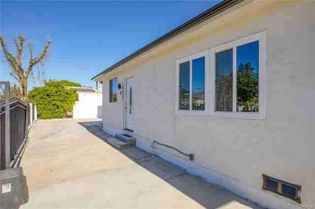 14927 1/2 Titus St in Los Angeles, CA - Building Photo - Building Photo