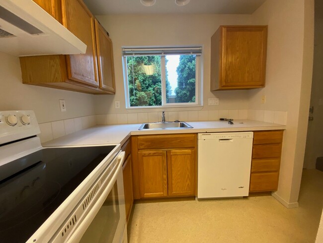 property at 10420 NE Glisan St